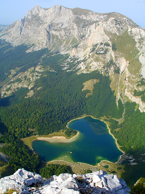 Tnovačko jezero i Maglić sa Trnovačkog Durmitora
