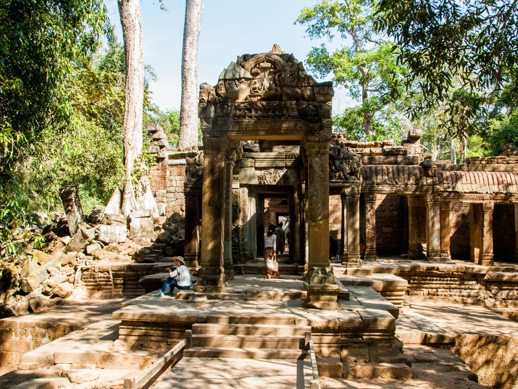 ta prohm angkor siem reap cambodia a western entrance to ta prohm
