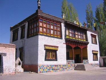 Arhitektura po ugledu na Tibetansku