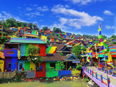 Selo duginih boja